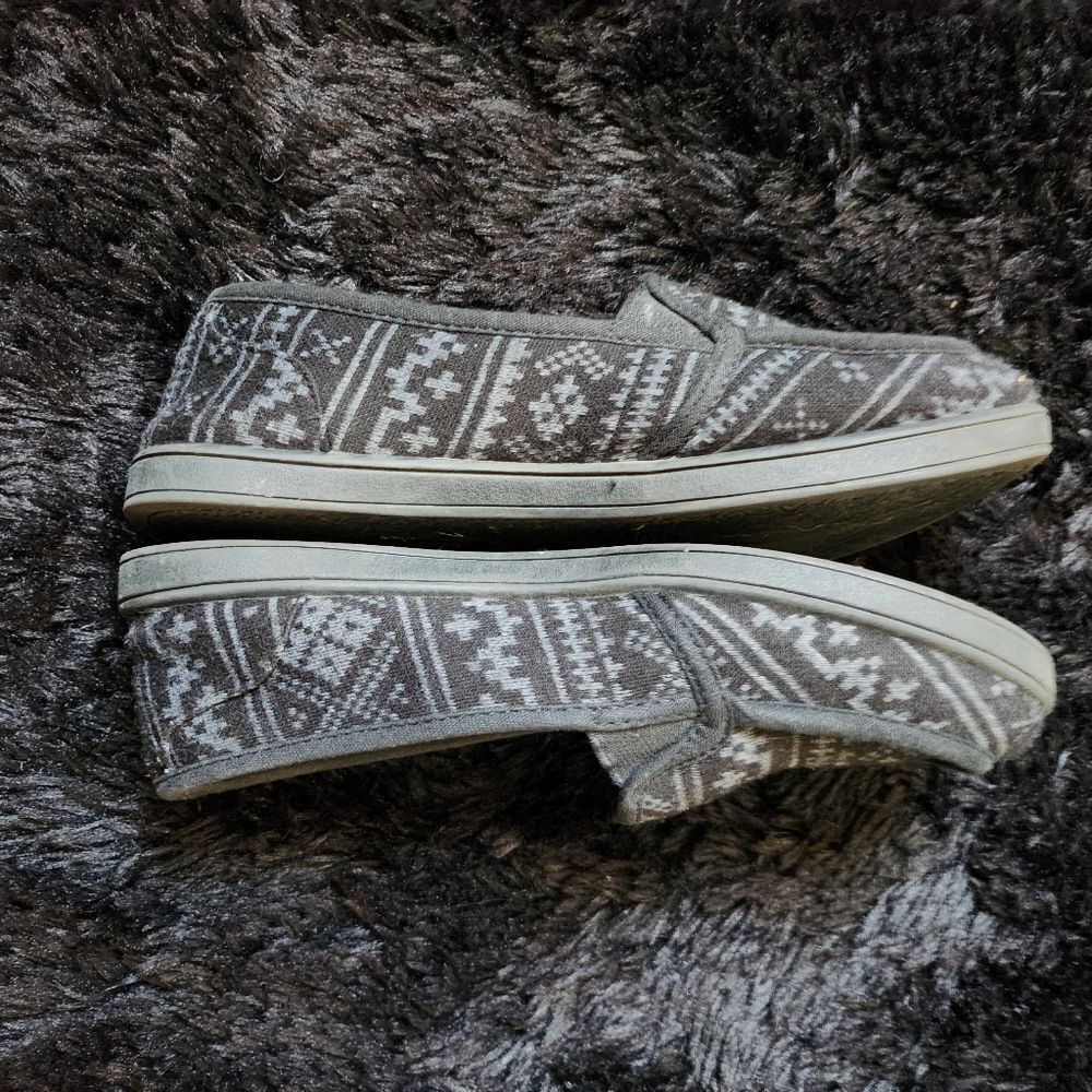 Joe Boxer Dark Patterned Flats - Picture 3 of 7